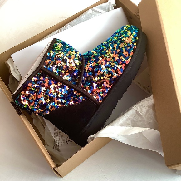Authentic UGG Classic Mini Stellar Sequin Boots - Picture 3 of 10